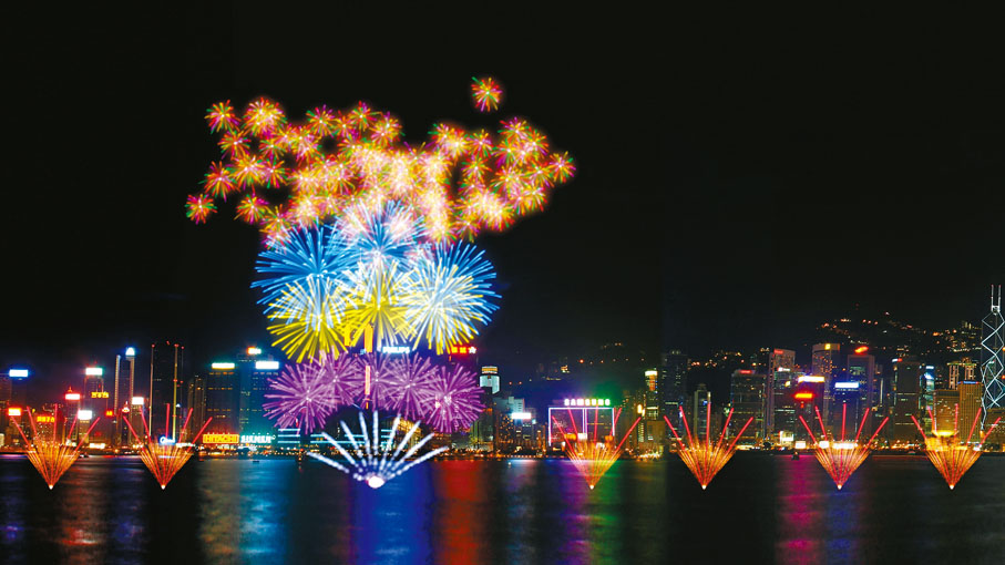 【第二幕：美麗家園（土）】「繁花盛放」運用先進技術，將五層特別調配的煙花在不同高度爆破，呈現出鮮花相繼綻放的視覺特效，配合歡快音樂節奏，表達美好家園的願景。