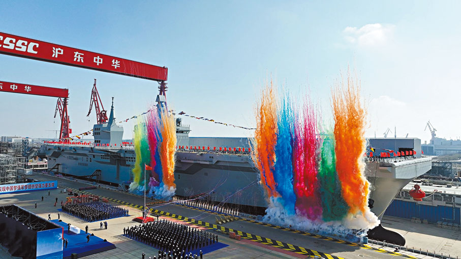 ●12月27日上午，中國自主研製建造的076兩棲攻擊艦首艦下水命名儀式在上海舉行。新華社