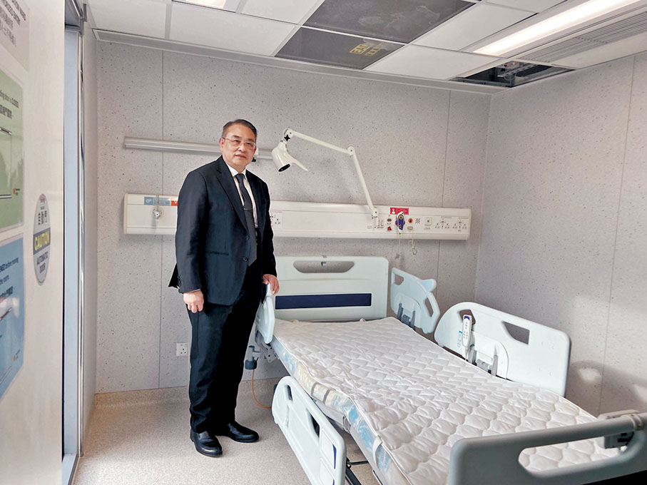 ●源柏樑表示，若日後再次需要建設負壓隔離病房時，建造的金錢成本估計會減少一半以上，而建造時間亦能減少三分之一。圖為負壓隔離病房。 香港文匯報記者張茗  攝