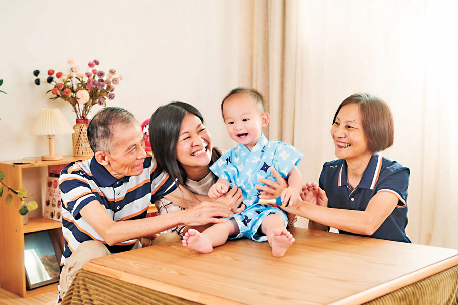 ●黃女士與寶寶合照。 受訪者供圖