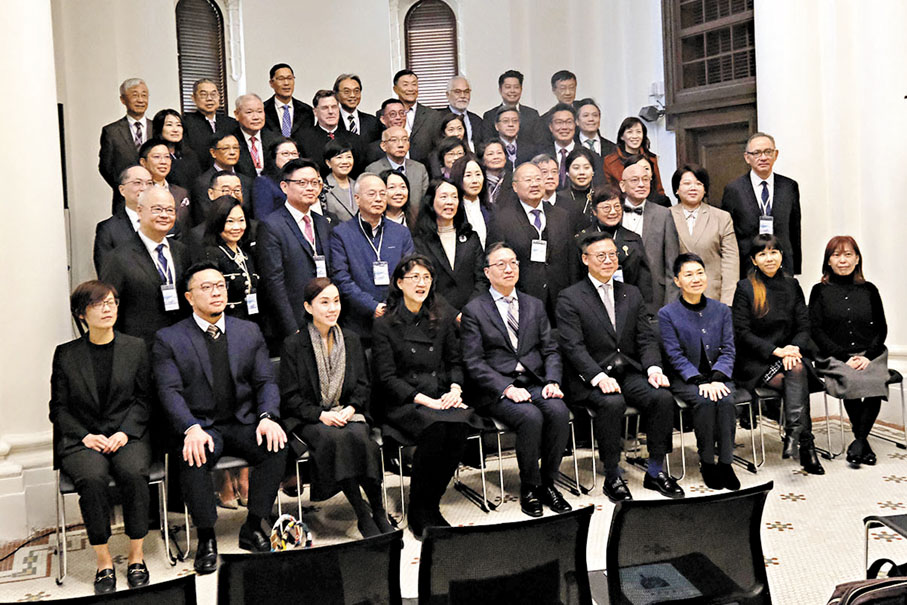 ●香港特區政府律政司昨日上午舉行證書頒授儀式,42位來自香港的粵港澳大灣區調解員出席。 香港文匯報記者涂穴 攝
