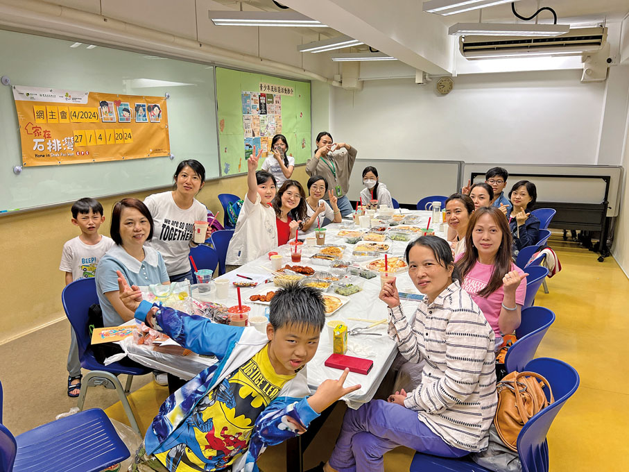 ●「親子網主會」定期相聚,交流社區訊息及服務心得。