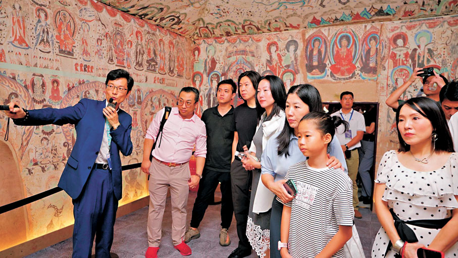 ●「敦煌美學與世界的連接——敦煌壁畫數字藝術大型公益展」吸引了超45萬觀眾。 網絡圖片