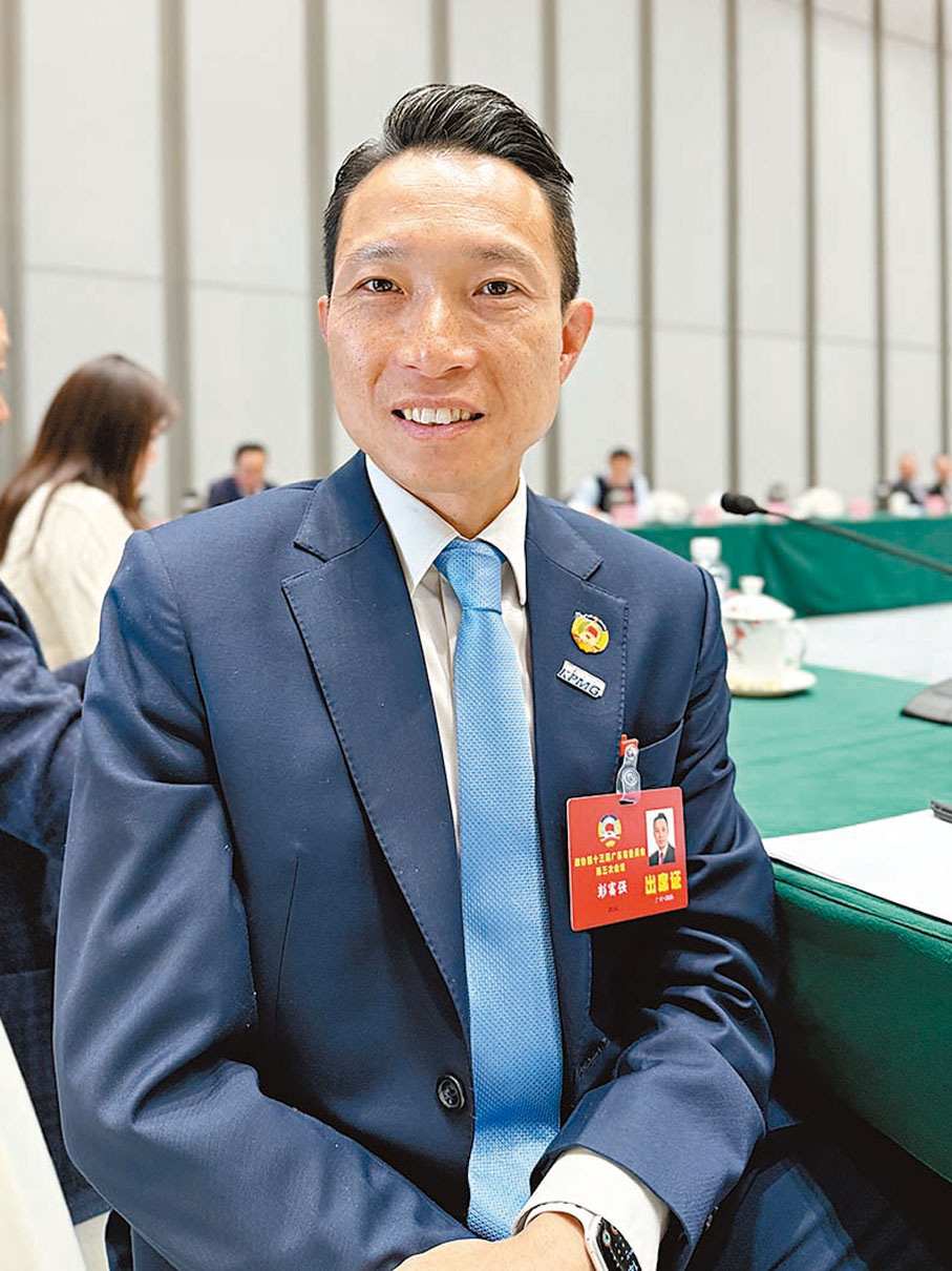 ●港區廣東省政協委員彭富強建議粵港澳三地聯手對個人信息、企業信息進行跨境保護和監管。香港文匯報記者黃寶儀 攝