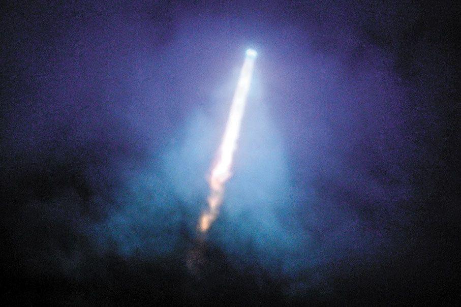 ●「新格倫號」火箭成功發射並進入軌道。 法新社