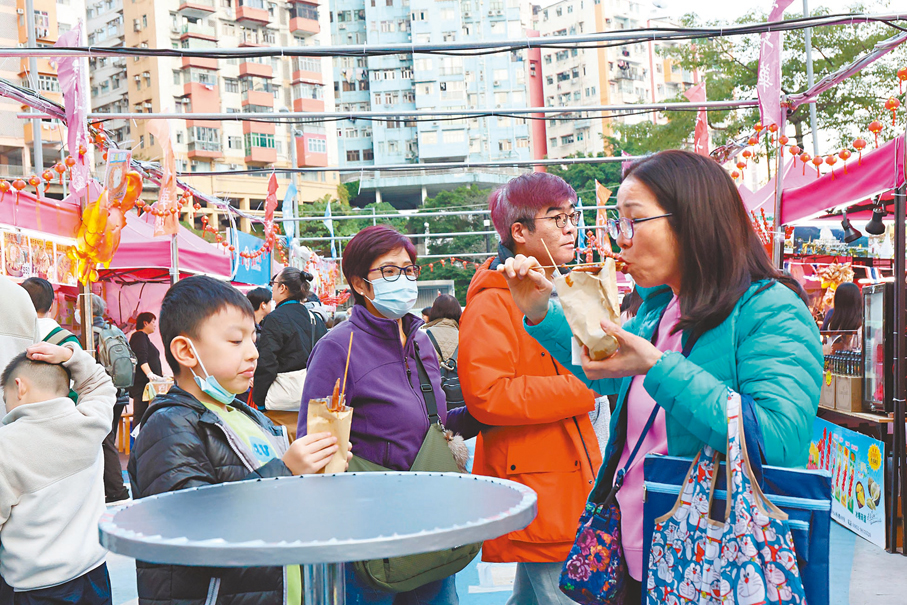 ●場內售賣多款小食。 香港文匯報記者萬霜靈 攝