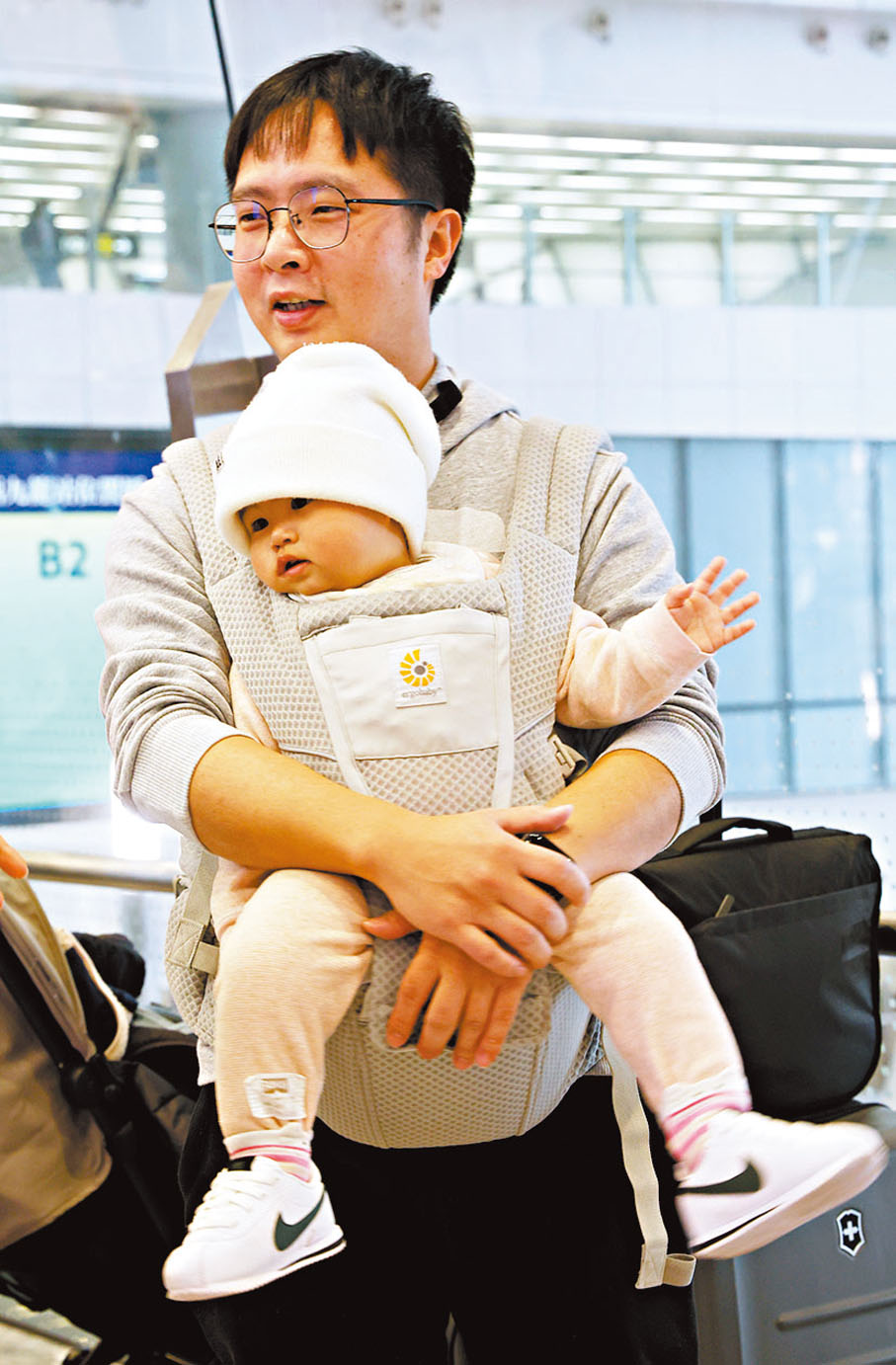 ●陳先生及女兒 香港文匯報記者郭木又 攝