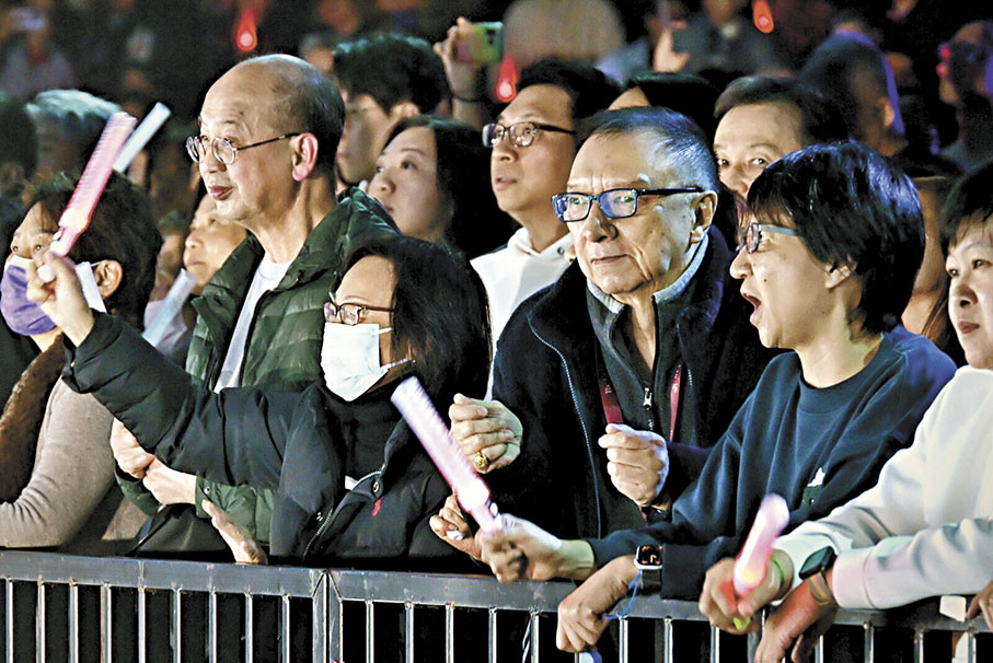 ●陳慧嫻的家人前晚也有捧場。