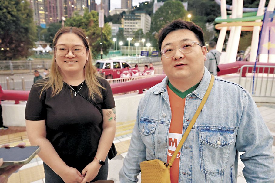 ●來自北京的李先生夫妻。 香港文匯報記者北山彥 攝