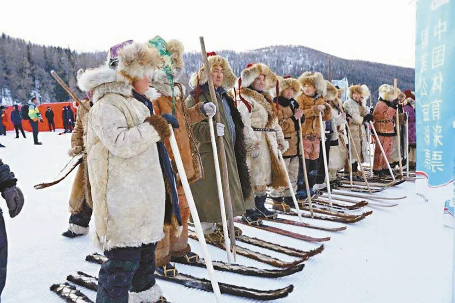 ●古老毛皮滑雪板依然是阿勒泰當地民眾冬季出行的工具。