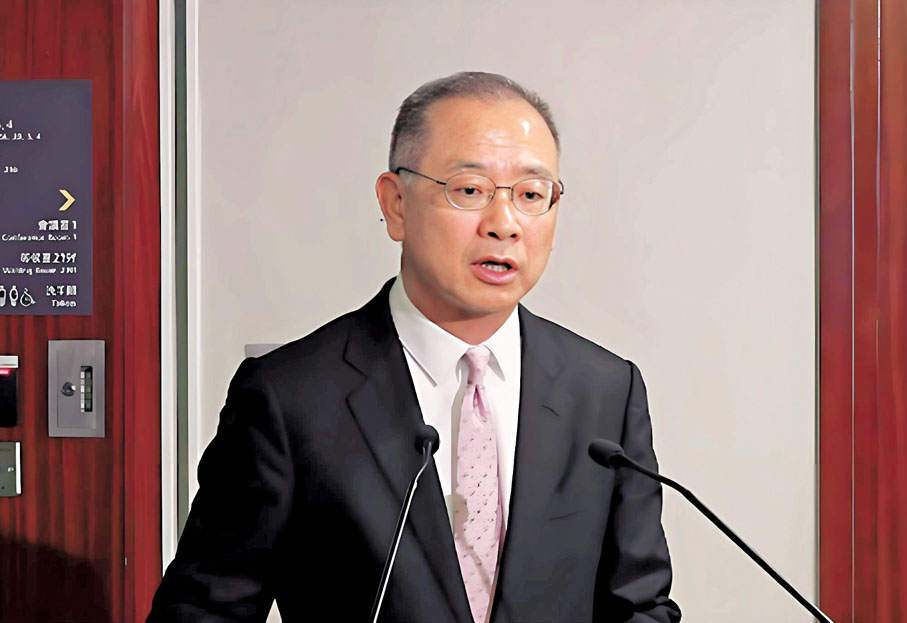 ●金管局總裁余偉文表示,貿易戰會對本港帶來影響,惟受影響的程度,現時判斷仍為時尚早。