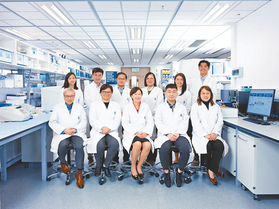 ●葉玉如(前排中)表示,研究有助進一步了解SORL1在阿茲海默症發病機制中的作用。科大圖片