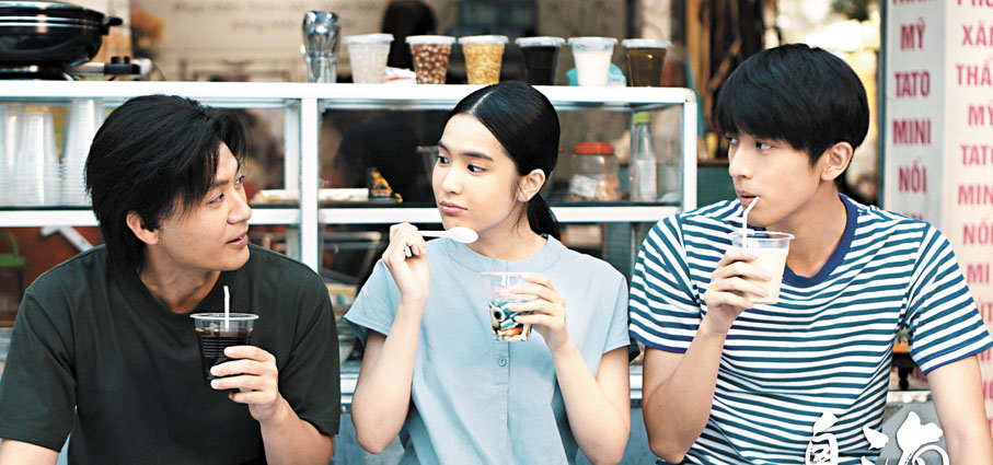 ●(右起)趙英博飾黎勇、丁趙端儀飾阿花、劉思博飾阿成。