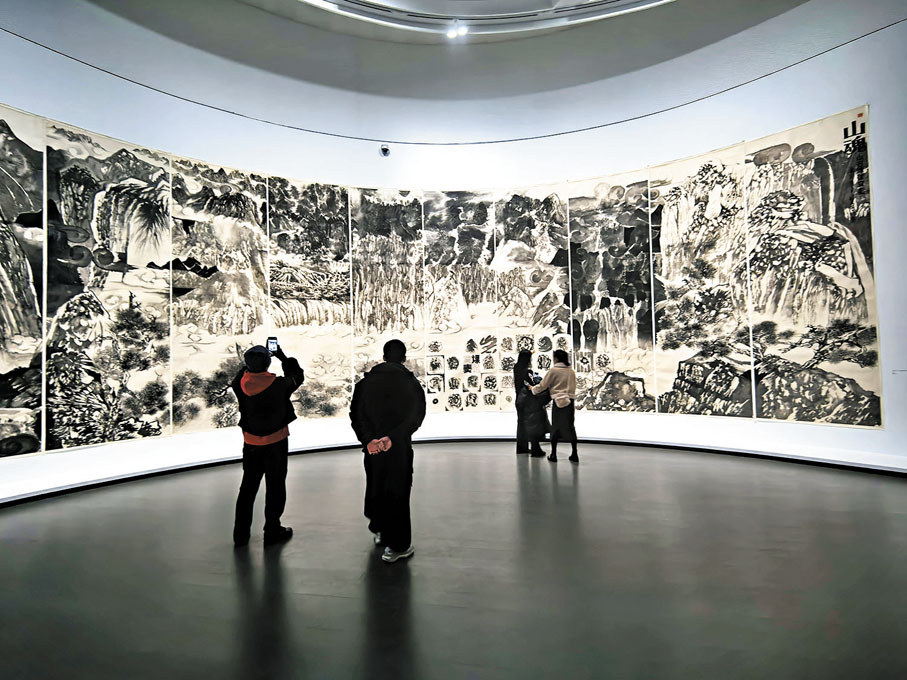 ●《山魂》系列作品展現了卓鶴君對大山的訴情。