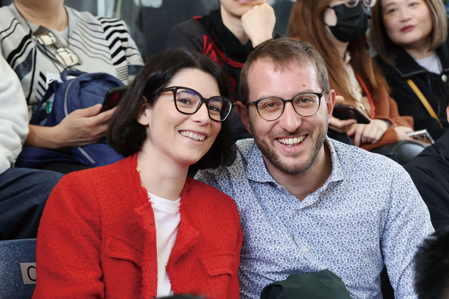 ●意大利旅客Giulia Mastellaro（左）和Marco Bisceglia對香港新春節目留下深刻印象。