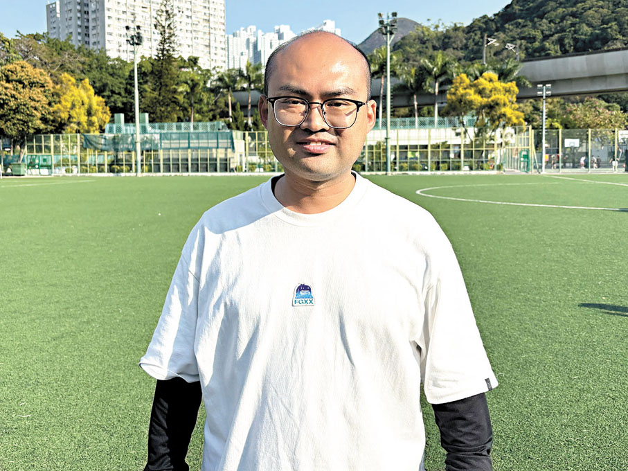 ●迦密愛禮信中學教練「鏘Sir」大讚學生表現。 香港文匯報記者張發兒 攝