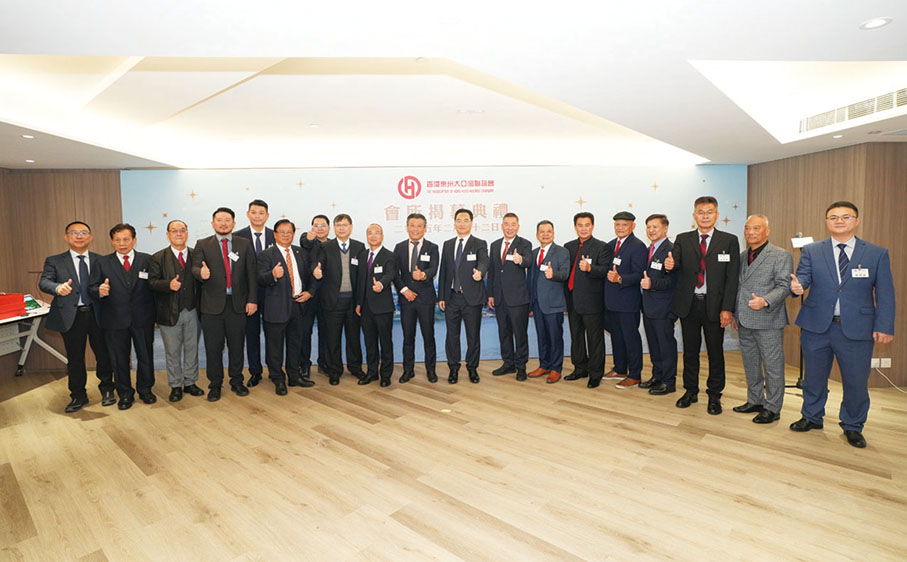 ●該會同仁與大亞灣領導合影。