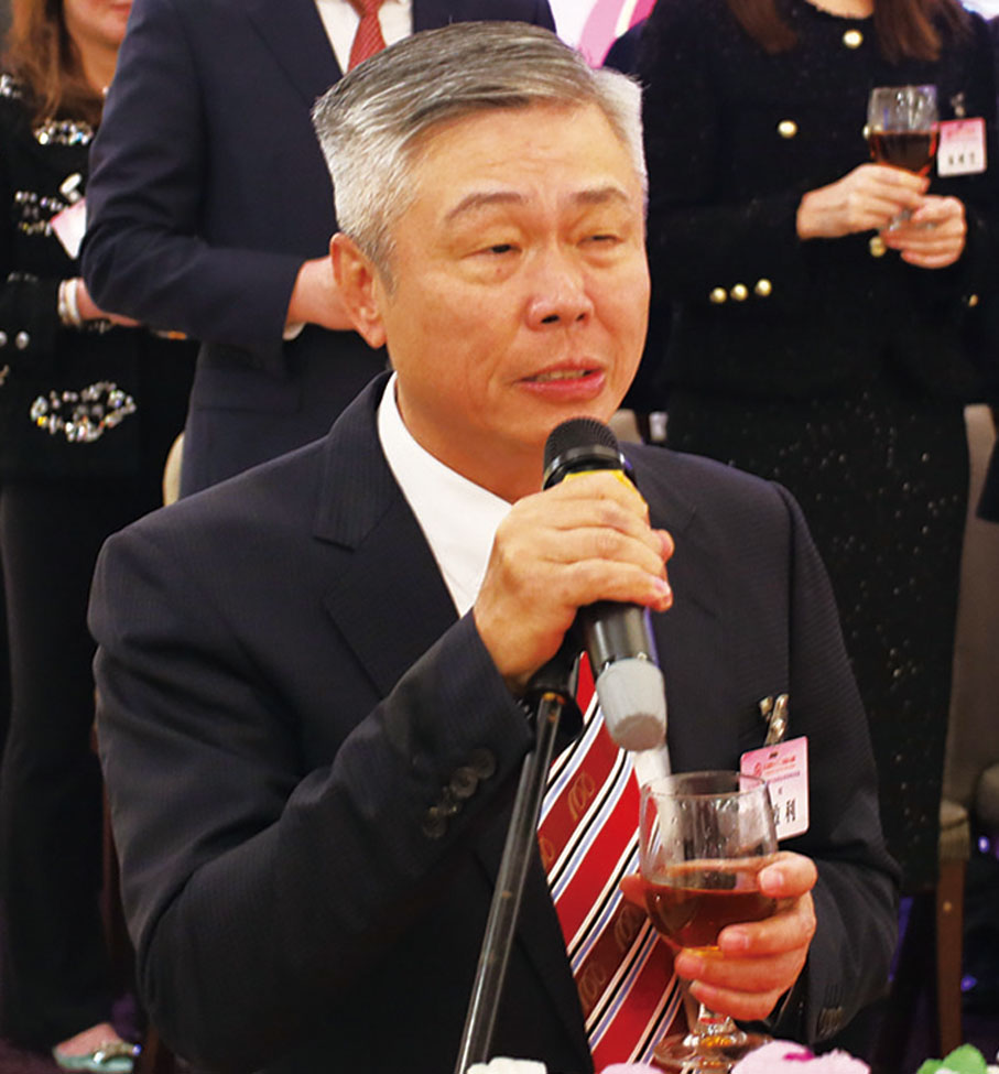 ●黃敏利致辭。