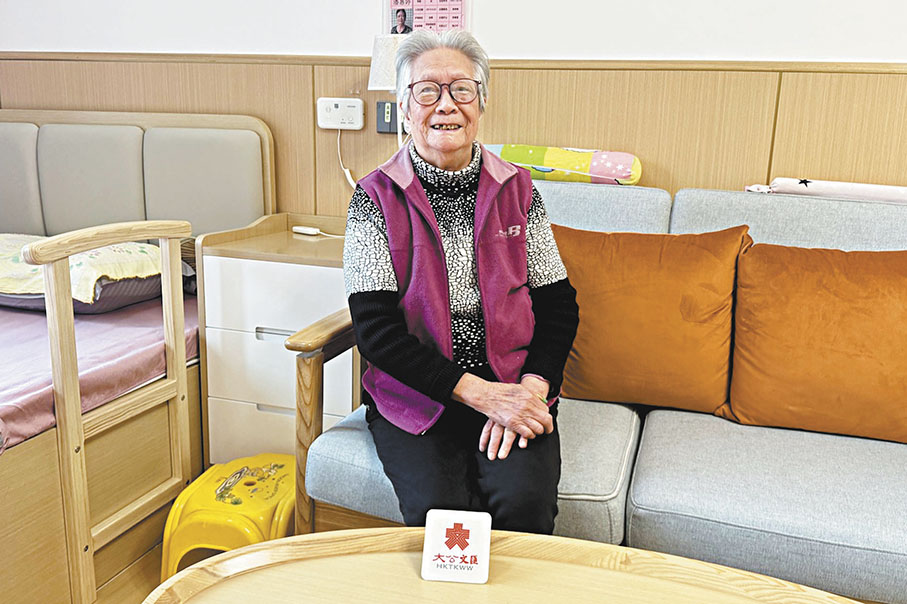 ●潘姨對在內地養老的體驗讚不絕口。 香港文匯報記者李紫妍  攝