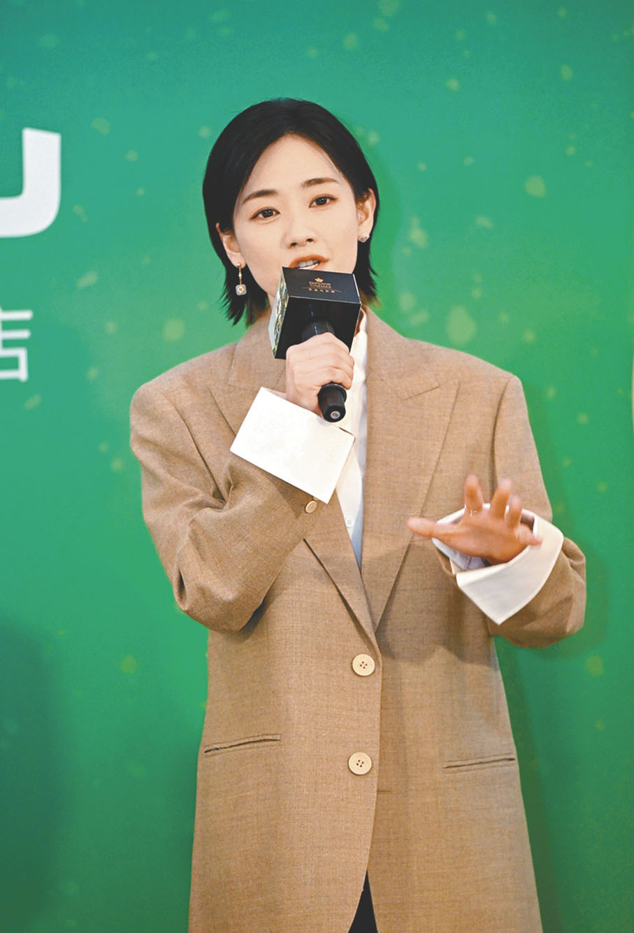 ●劉雅瑟稱雖然近年都在內地拍戲,但對香港始終情有獨鍾。
