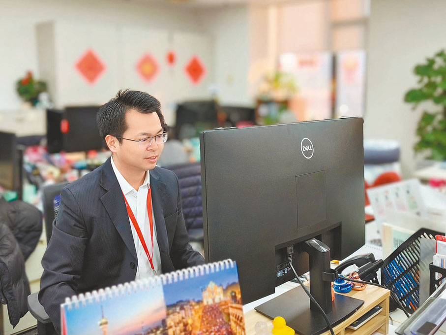 北京外資銀行員工、澳青 鄭鏗鳴。受訪者供圖