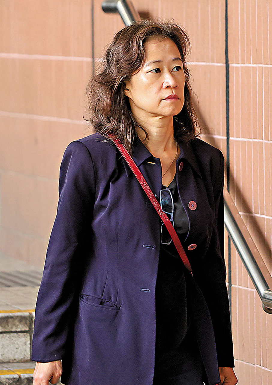 張女士：「我平時好少搭的士，有時會選擇搭乘網約車。我認為最重要係要完善機制管理同監督的士司機，令佢哋更加有禮貌。」