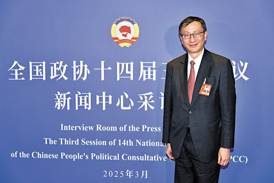 ●李子建表示,教大正籌備開設AI素養課程,引導學生合理利用技術,提升學習效率。 受訪者供圖