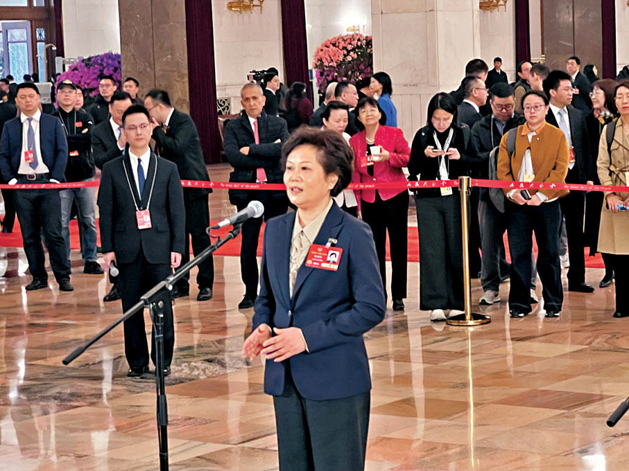 ●全國政協委員、台盟浙江省委會主委陳清莉。香港文匯報記者郭瀚林 攝