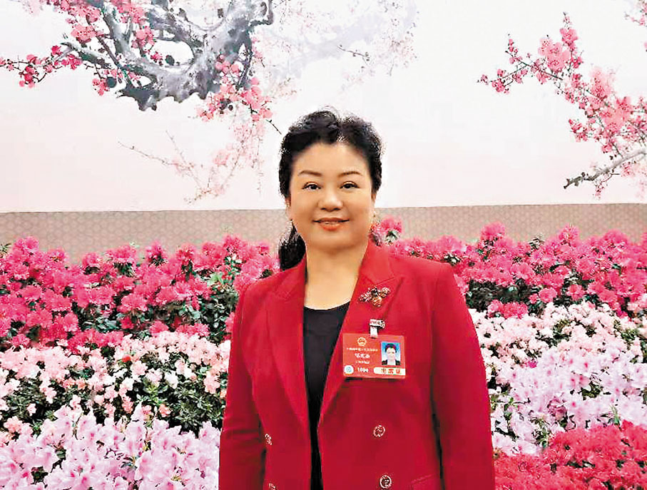 ●全國人大代表、江西師範大學音樂學院教授鄔成香 香港文匯報記者黃慧  攝