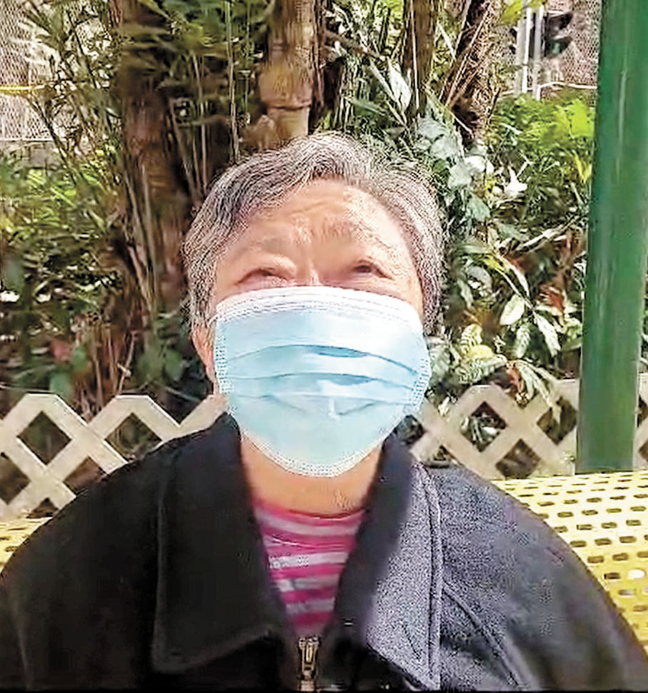 ●馬女士指女兒單位的窗戶在爆炸中飛脫,需自資維修。 香港文匯報記者劉友光 攝