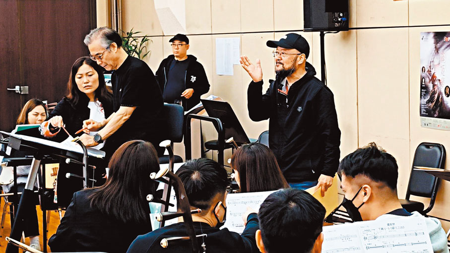 ●瞿小松日前來港參與香港中樂團排練《虞姬夢》。 香港中樂團供圖