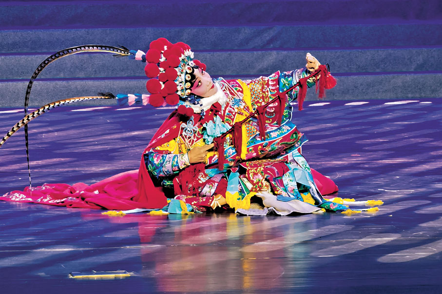 ●舞台上的苗潔。