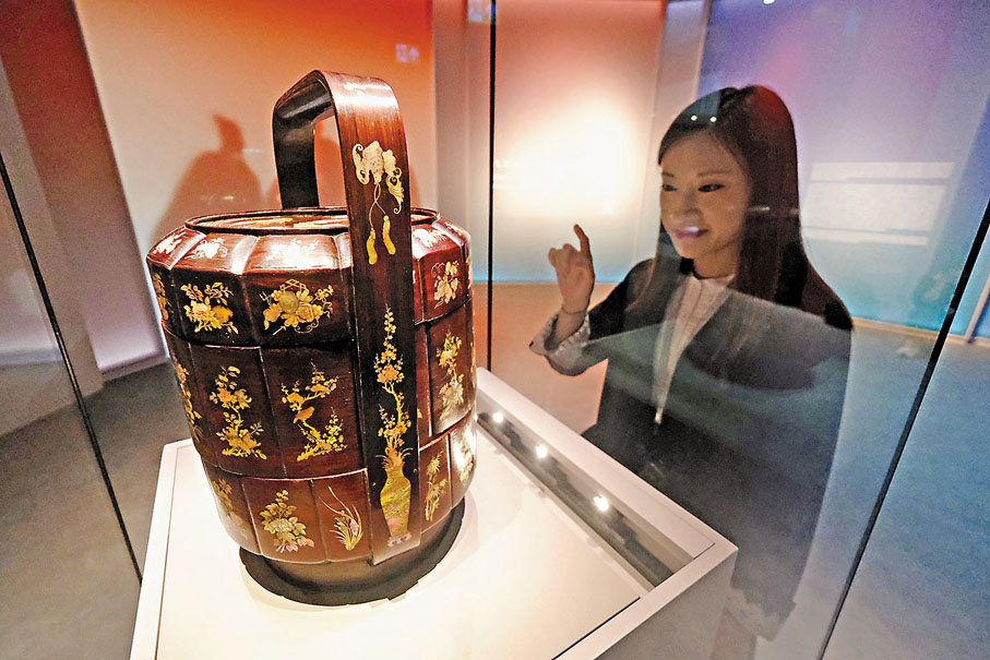 松鶴紋圓提盒 清 1644至1911年