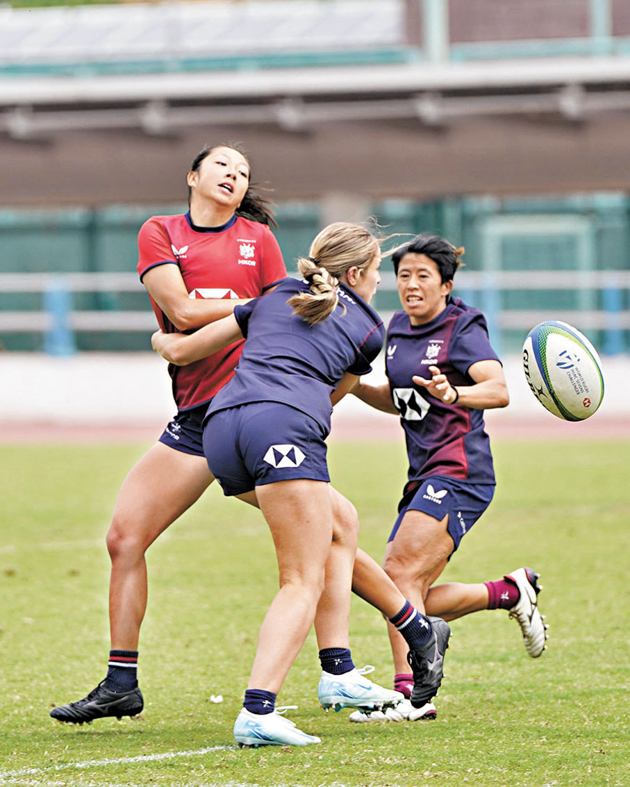 ●新任隊長陳穎(左)指球隊經過兩場系列賽後漸入佳境。