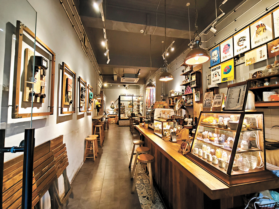 ●赤坎老街裏，有不少打卡咖啡店。