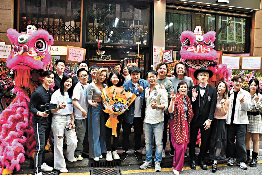 ●敖嘉年、伍仲衡、盧信宥等齊撐好友新店開幕。 子棠 攝