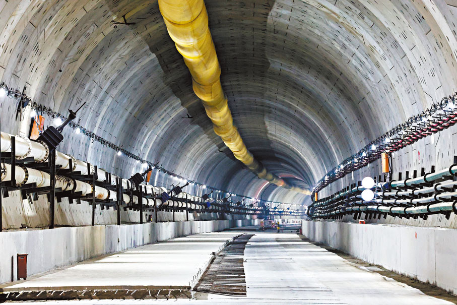 ●汕汕高鐵汕頭灣海底隧道盾構貫通段。汕頭灣海底隧道全長9,781米。 新華社