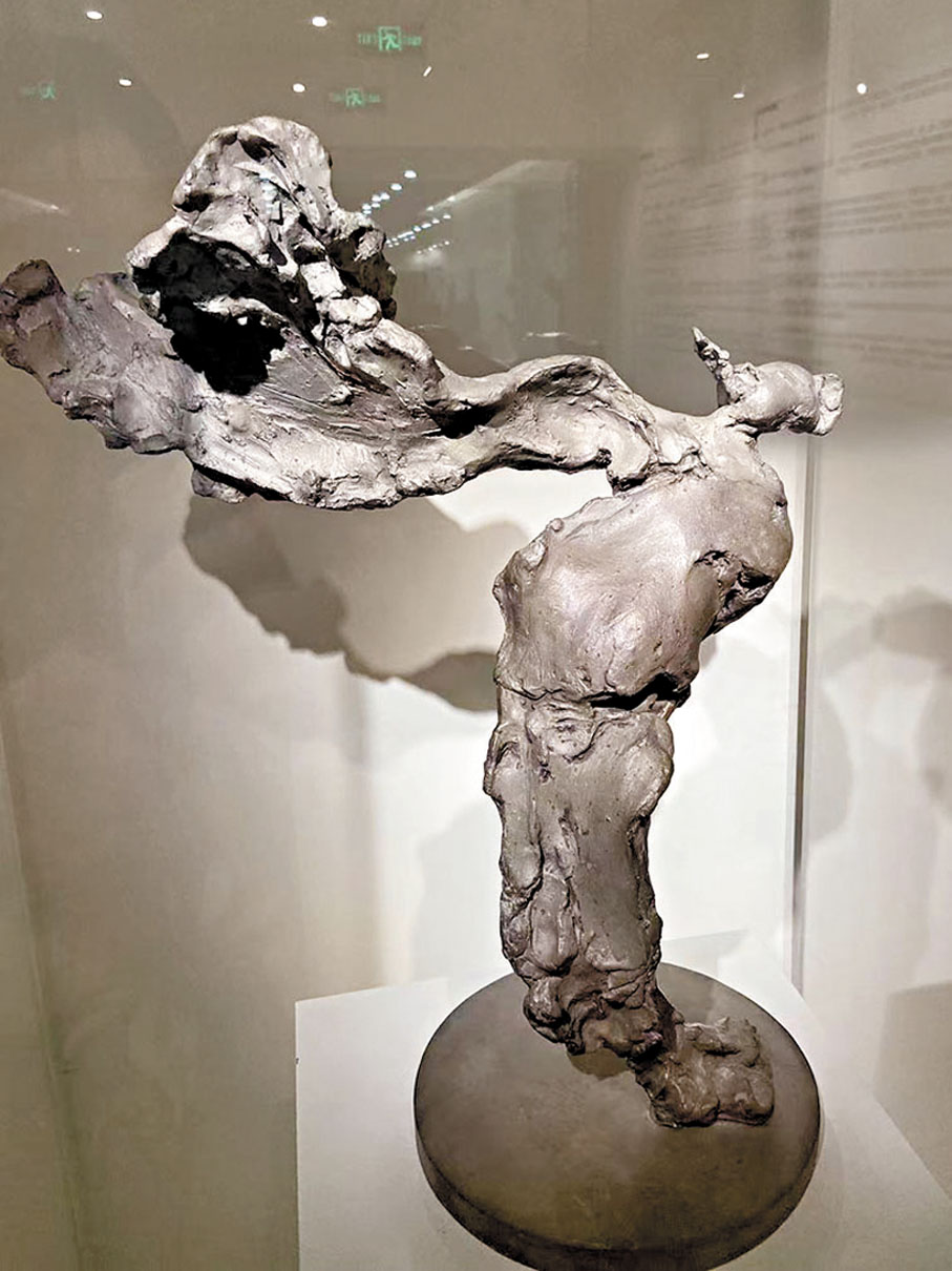 ●吳為山雕塑作品《舉杯邀明月—詩人李白》。資料圖片