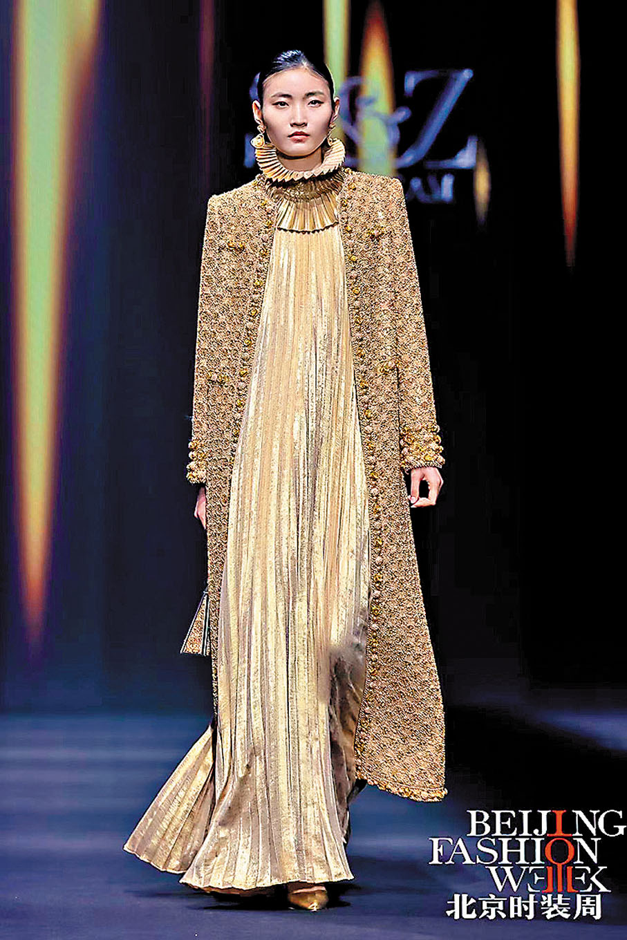 ●系列作品通過解構主義剪裁，打破職業裝束桎梏。