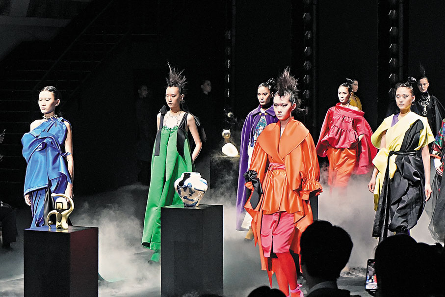 ●閉幕盛典暨Irakli Paris x Zarapkhana時裝秀