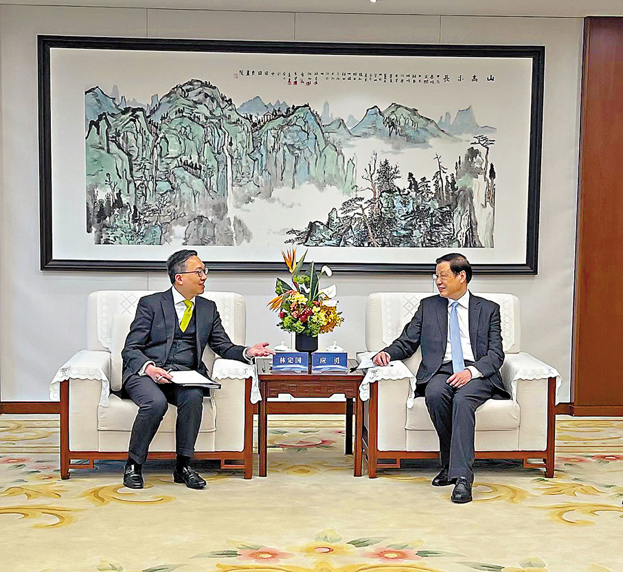 ●林定國(左)與最高人民檢察院檢察長應勇會面。 林定國Fb圖片