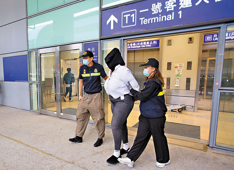 ●海關機場破獲兩宗毒品案行動中共拘捕3名女子。