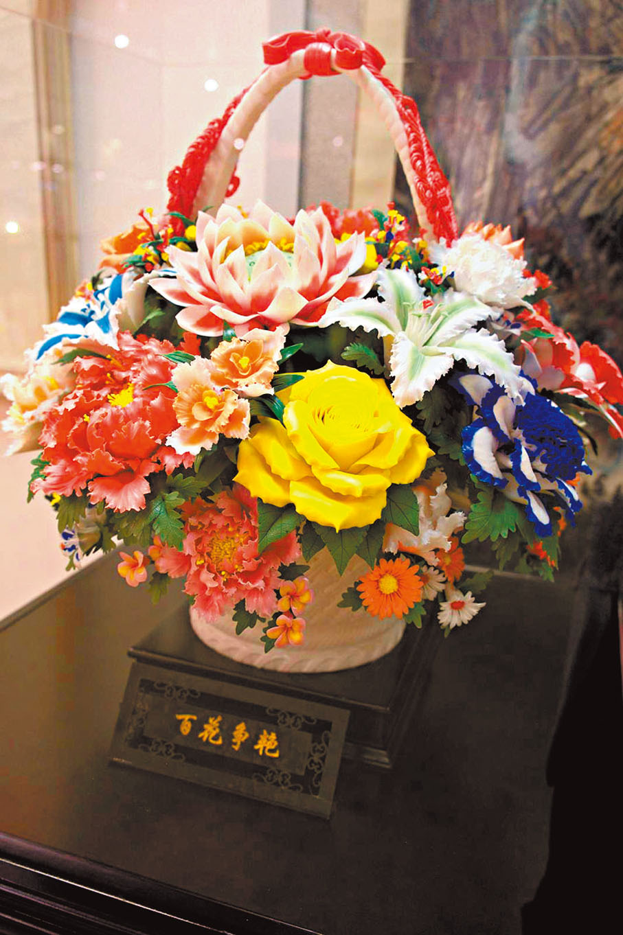 ●《百花爭艷》陶瓷。小凡 攝