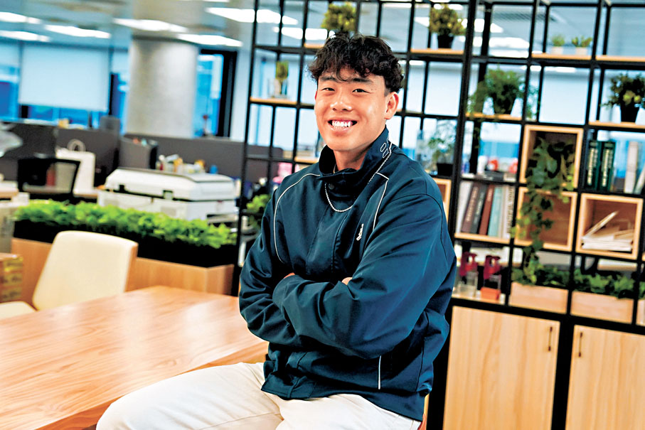 ●黃澤林返港放假一星期,馬不停蹄接受訪問。