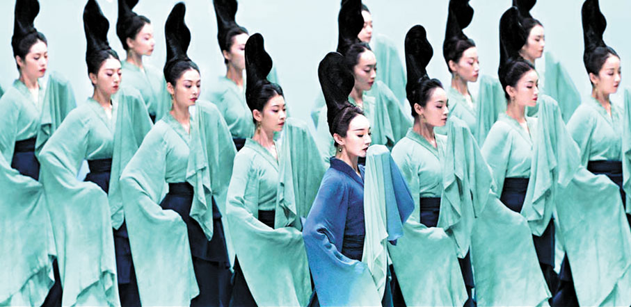 ●陽東霖結合歷史時期服裝樣式、人物性格命運以及戲劇走向,賦予服裝獨特概念。 網上圖片