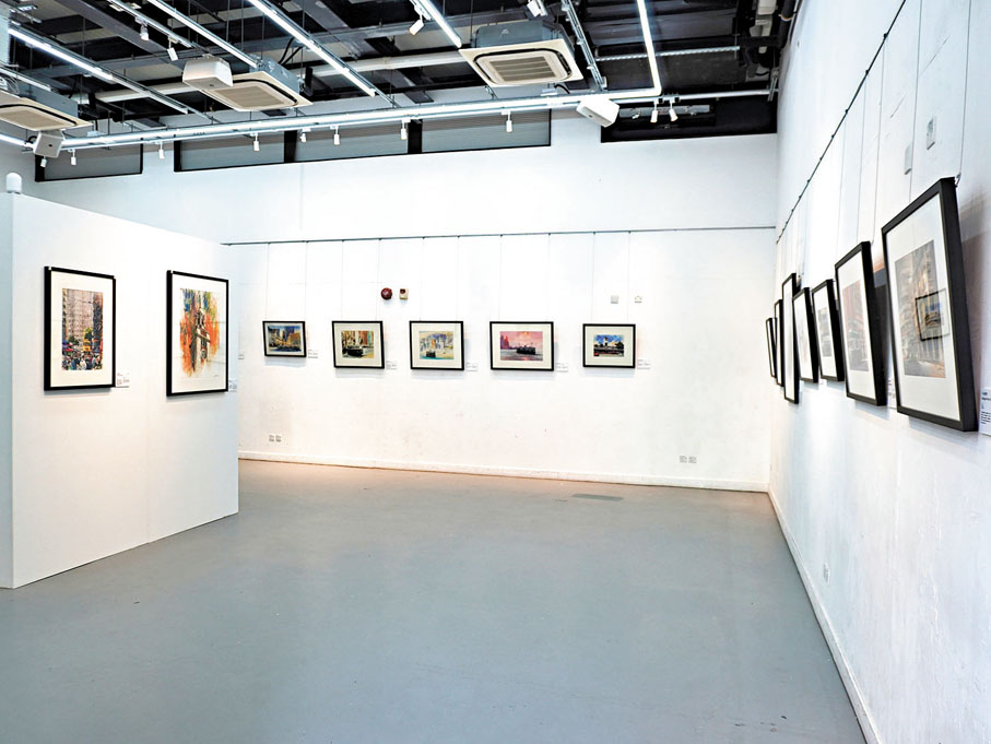 ●「故鄉‧故事」游榮光水彩作品展現場。