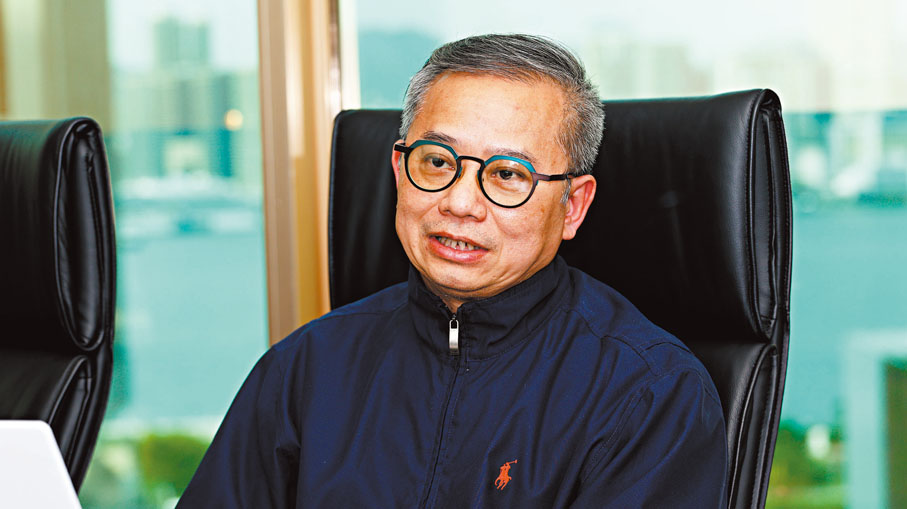 ●文化傳信周家恒認為利用AI轉化,以新形式創作具濃厚香港地道色彩的舊IP,吸引20至30歲的年輕讀者群。