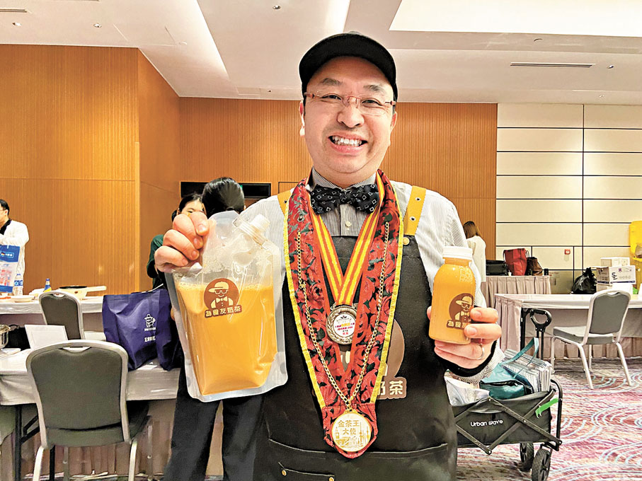 ●為食友奶茶創辦人王先生。香港文匯報記者張茗 攝