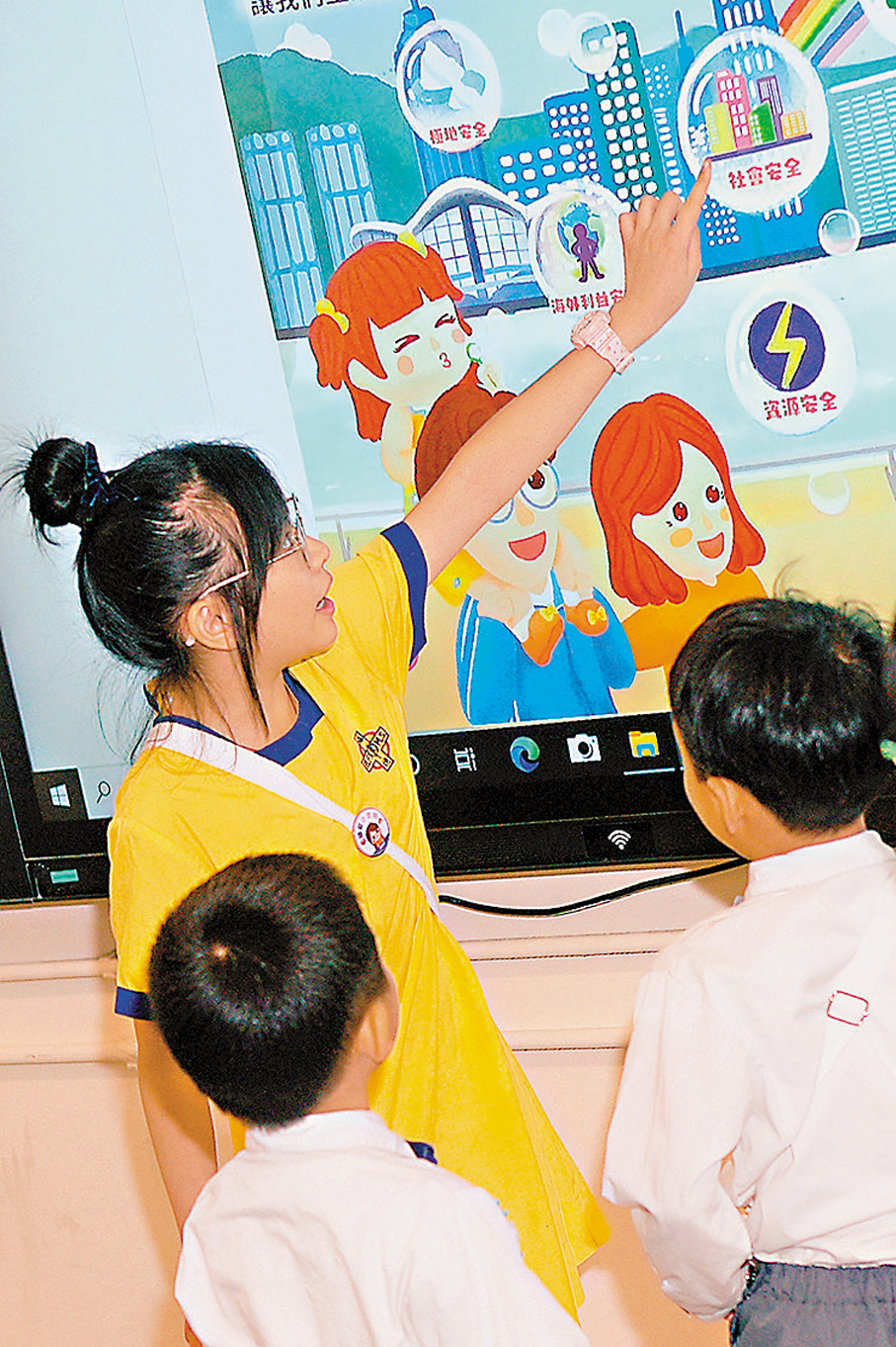 ●「小老師」講述社會安全的重要性。香港文匯報記者黃子晉  攝