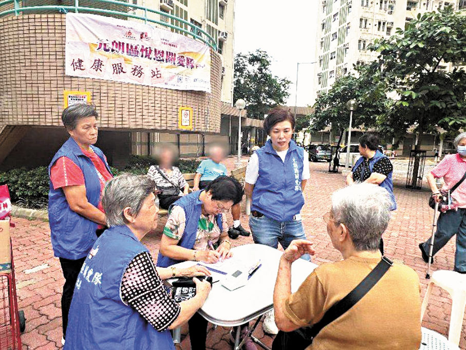 ●悅恩關愛隊與地區醫療機構合作,定期舉辦健康檢查活動,為居民提供免費的健康諮詢。 作者供圖